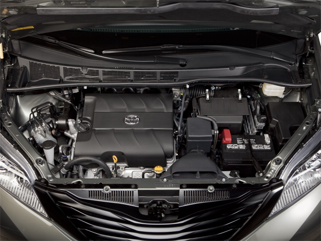 2013 Toyota Sienna XLE 8 Passenger