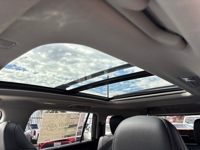 2025 Toyota Highlander Platinum