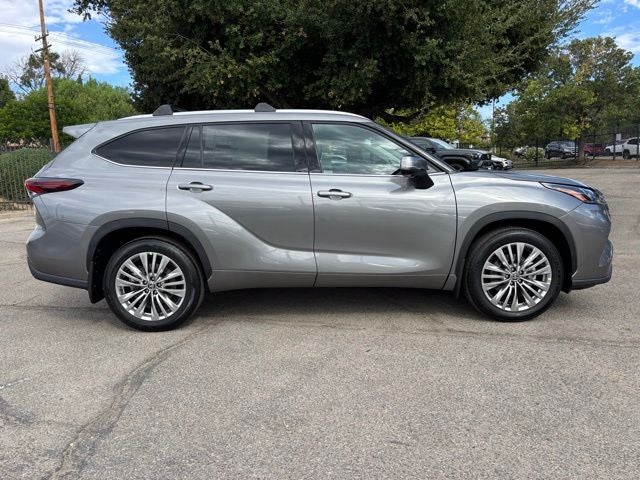 2025 Toyota Highlander Platinum