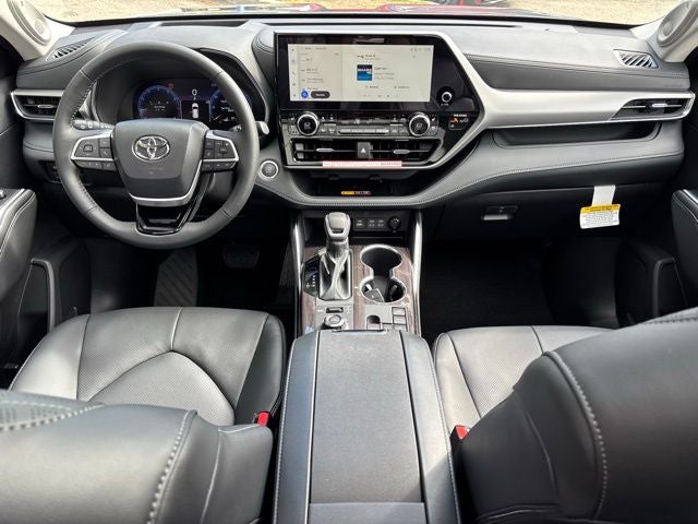 2025 Toyota Highlander Platinum