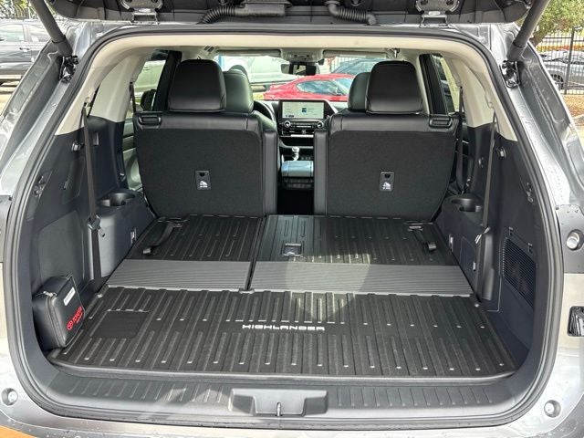 2025 Toyota Highlander Platinum