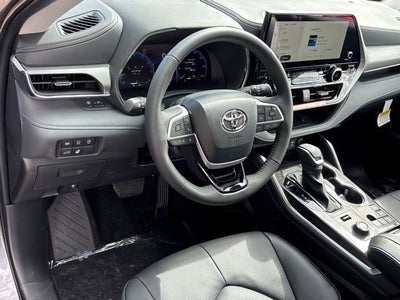 2025 Toyota Highlander Platinum
