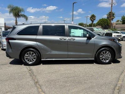 2026 Toyota Sienna LE