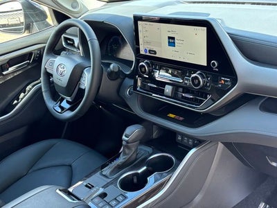 2026 Toyota Highlander Hybrid Limited