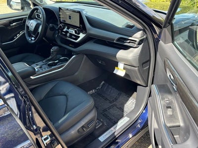 2026 Toyota Highlander Hybrid Limited