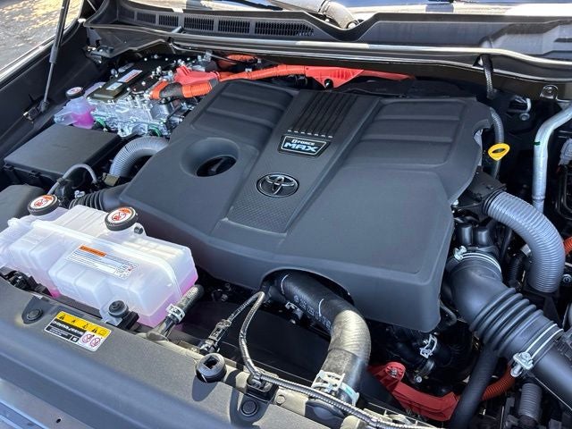 2026 Toyota Tundra i-FORCE MAX Tundra Platinum