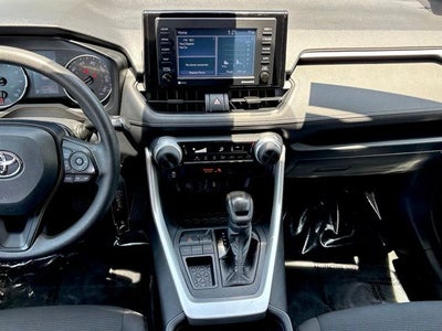 2020 Toyota RAV4 LE