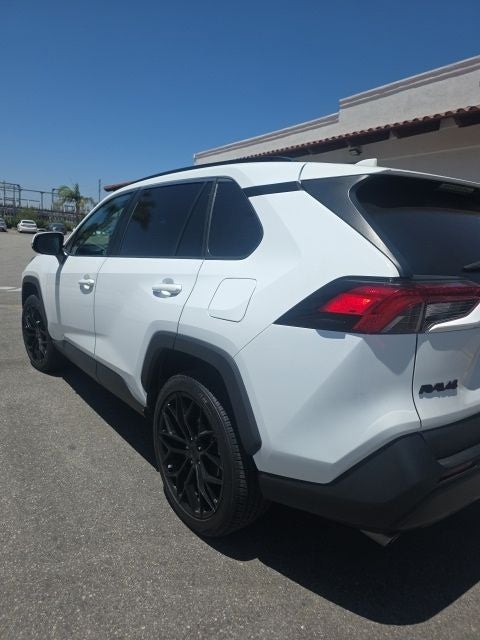 2020 Toyota RAV4 LE