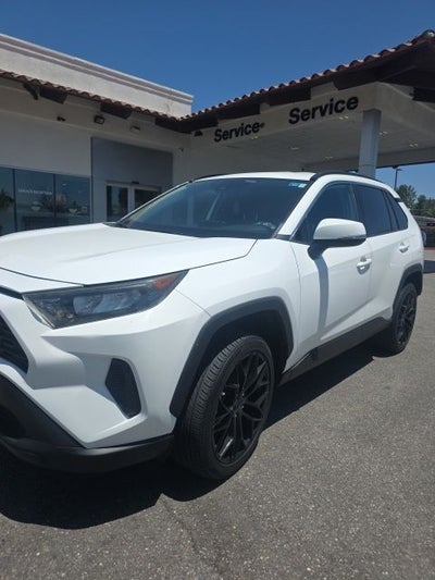 2020 Toyota RAV4 LE