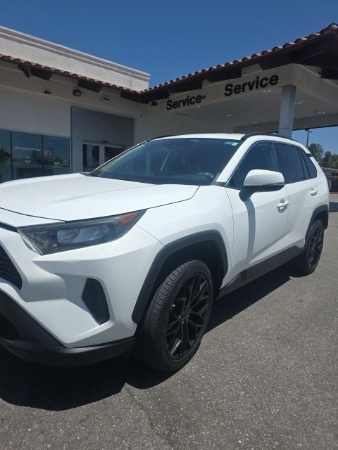 2020 Toyota RAV4 LE