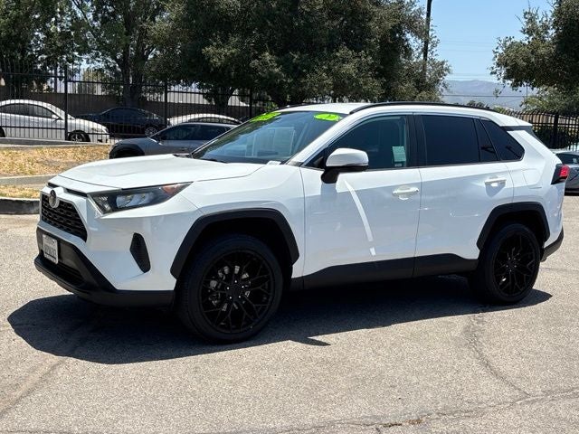 2020 Toyota RAV4 LE