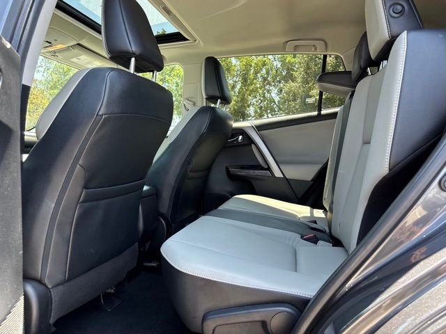 2017 Toyota RAV4 Platinum