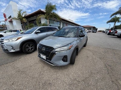 2023 Nissan Kicks SR