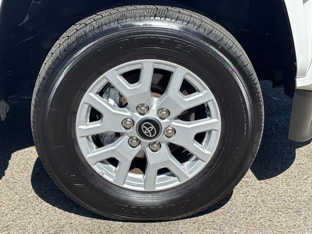 2025 Toyota Tacoma SR5 V6