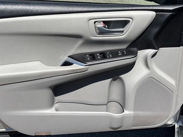 2017 Toyota Camry Hybrid LE