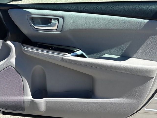 2017 Toyota Camry Hybrid LE