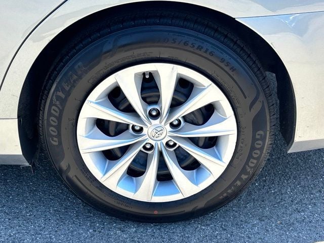 2017 Toyota Camry Hybrid LE