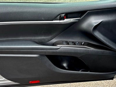 2022 Toyota Camry Hybrid LE