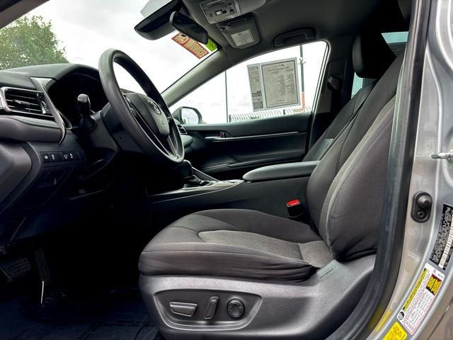 2022 Toyota Camry Hybrid LE