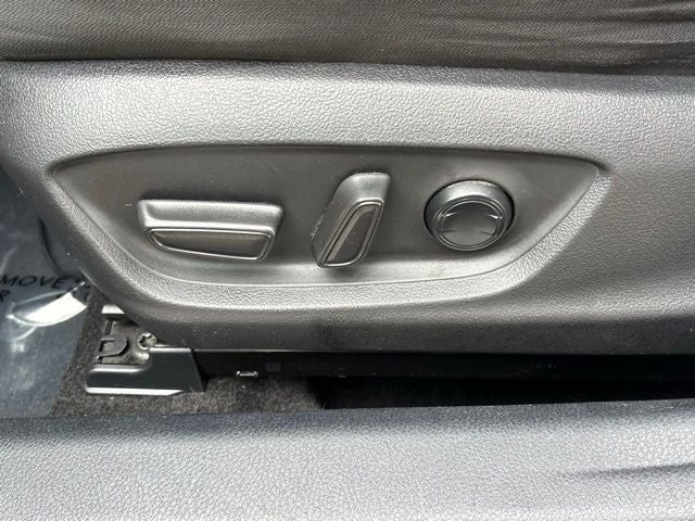 2022 Toyota Camry Hybrid LE