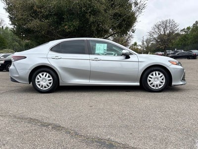 2022 Toyota Camry Hybrid LE