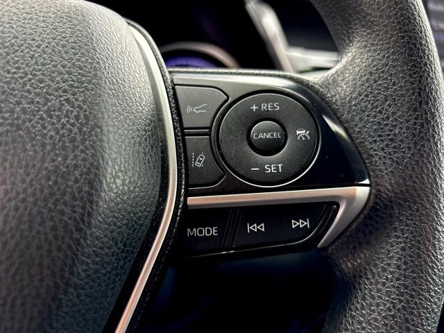 2022 Toyota Camry Hybrid LE