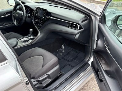 2022 Toyota Camry Hybrid LE