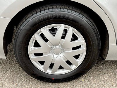 2022 Toyota Camry Hybrid LE