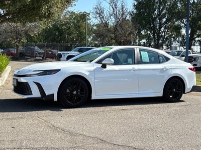 2025 Toyota Camry SE