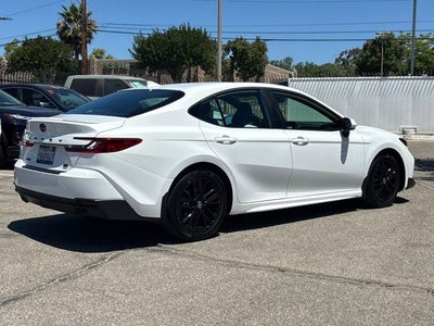 2025 Toyota Camry SE