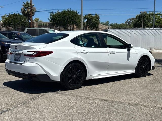 2025 Toyota Camry SE