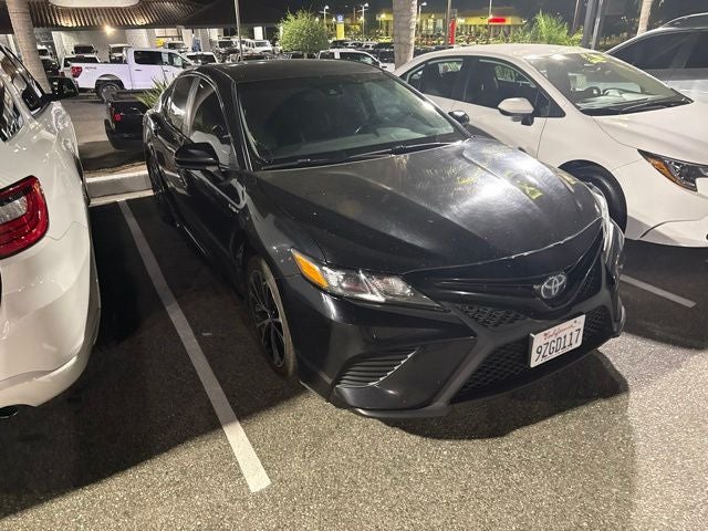 2020 Toyota Camry Hybrid SE