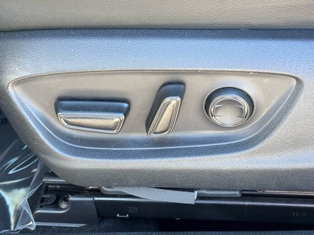 2021 Toyota Camry Hybrid SE