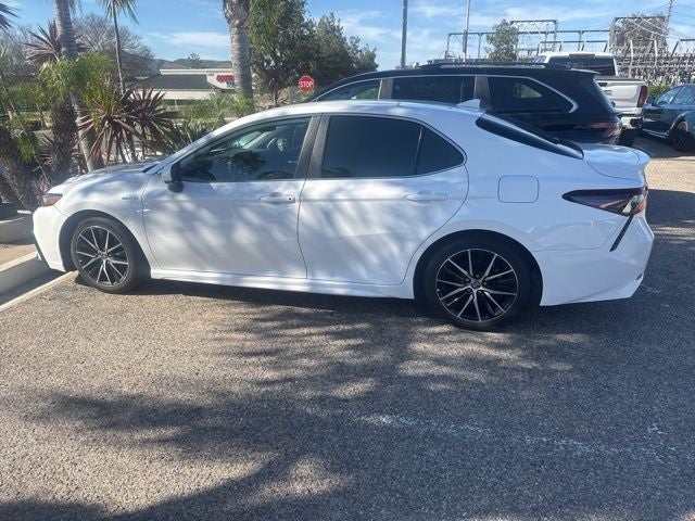 2021 Toyota Camry Hybrid SE