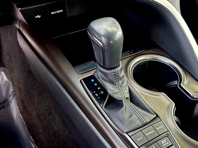 2021 Toyota Camry Hybrid SE