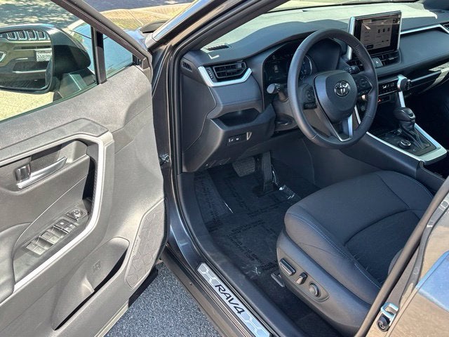 2023 Toyota RAV4 Hybrid SE