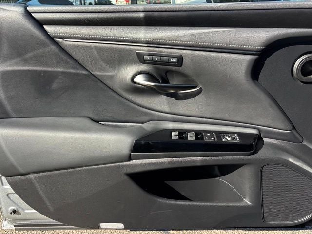 2022 Lexus ES 300h