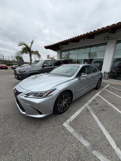 2022 Lexus ES 300h