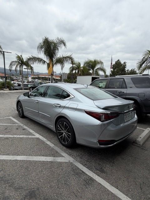 2022 Lexus ES 300h
