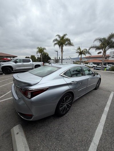 2022 Lexus ES 300h