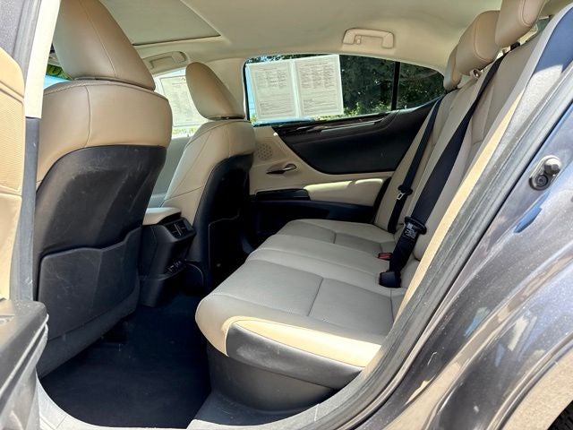 2021 Lexus ES 300h