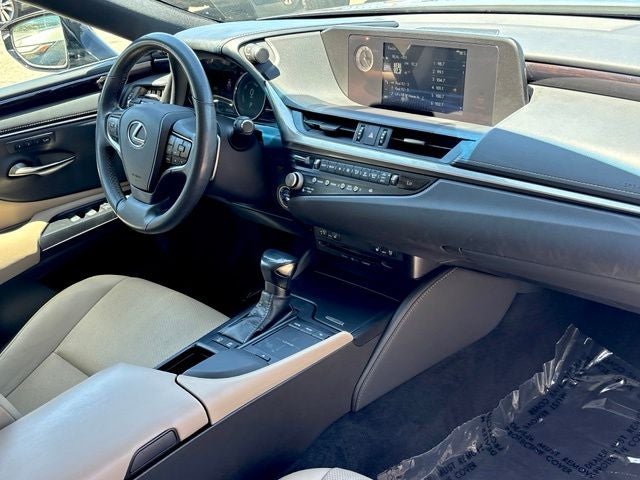 2021 Lexus ES 300h