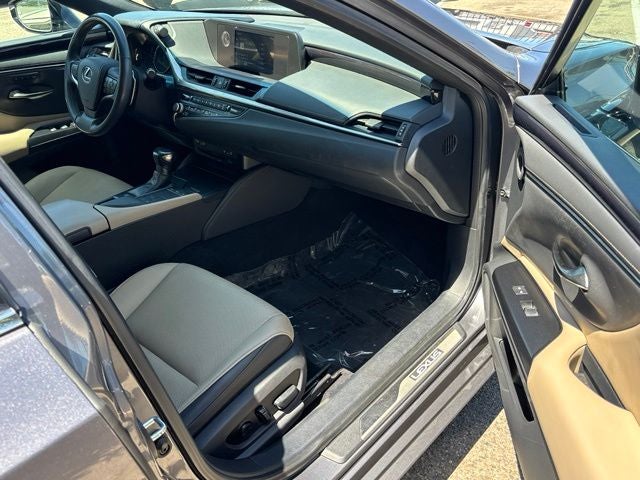 2021 Lexus ES 300h