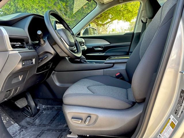 2026 Toyota Grand Highlander LE