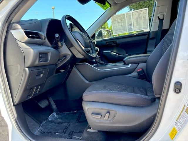 2022 Toyota Highlander Hybrid LE