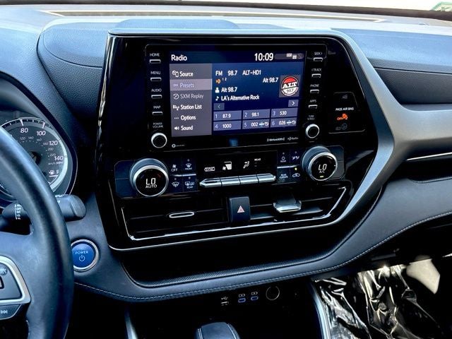 2022 Toyota Highlander Hybrid LE