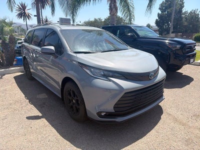 2025 Toyota Sienna Woodland Edition