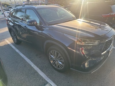 2021 Toyota Highlander Hybrid Platinum