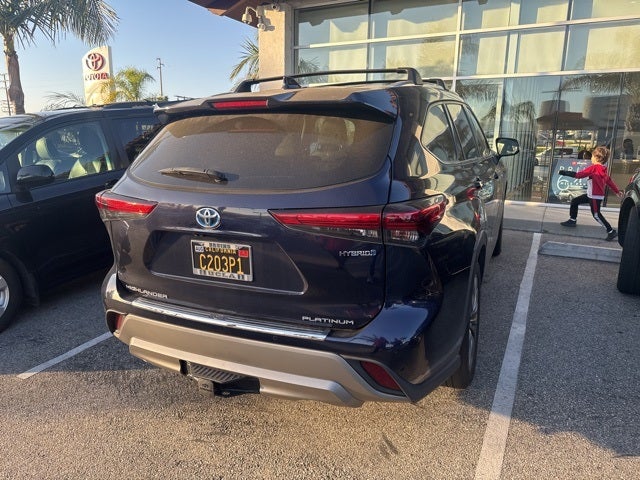 2021 Toyota Highlander Hybrid Platinum