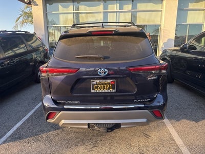 2021 Toyota Highlander Hybrid Platinum